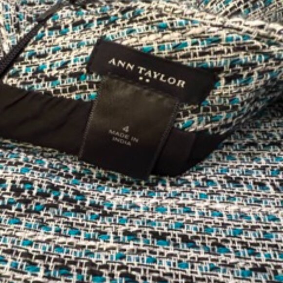 Ann Taylor Business Casual Pencil Skirt (Size 4) - Picture 2 of 2